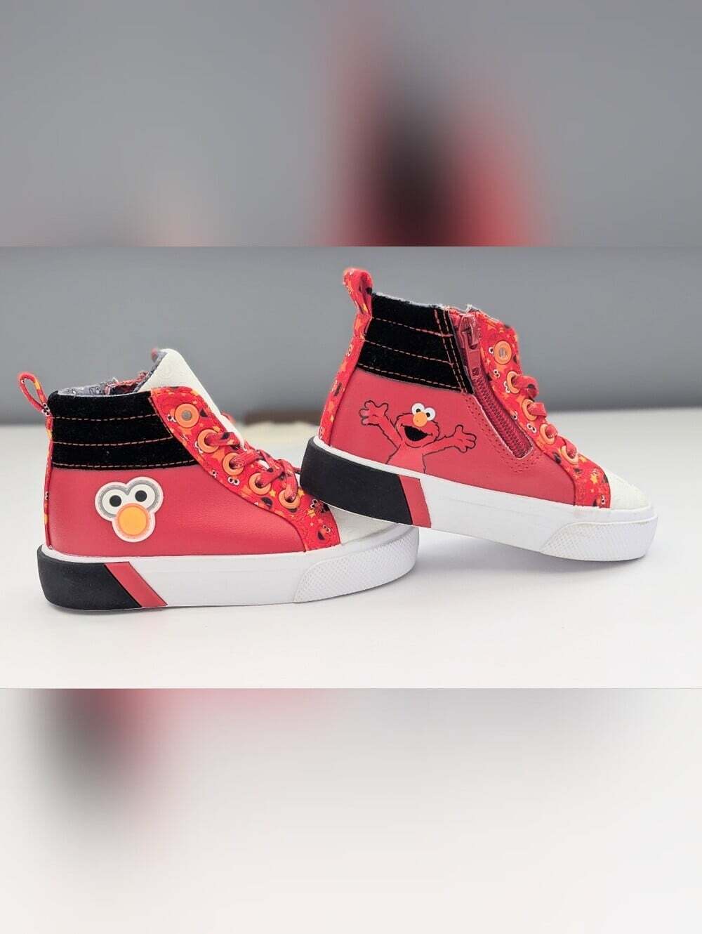 NWOT Sesame Street Elmo Unisex Toddler (Size 8) High-Top Sneakers/Running Shoes